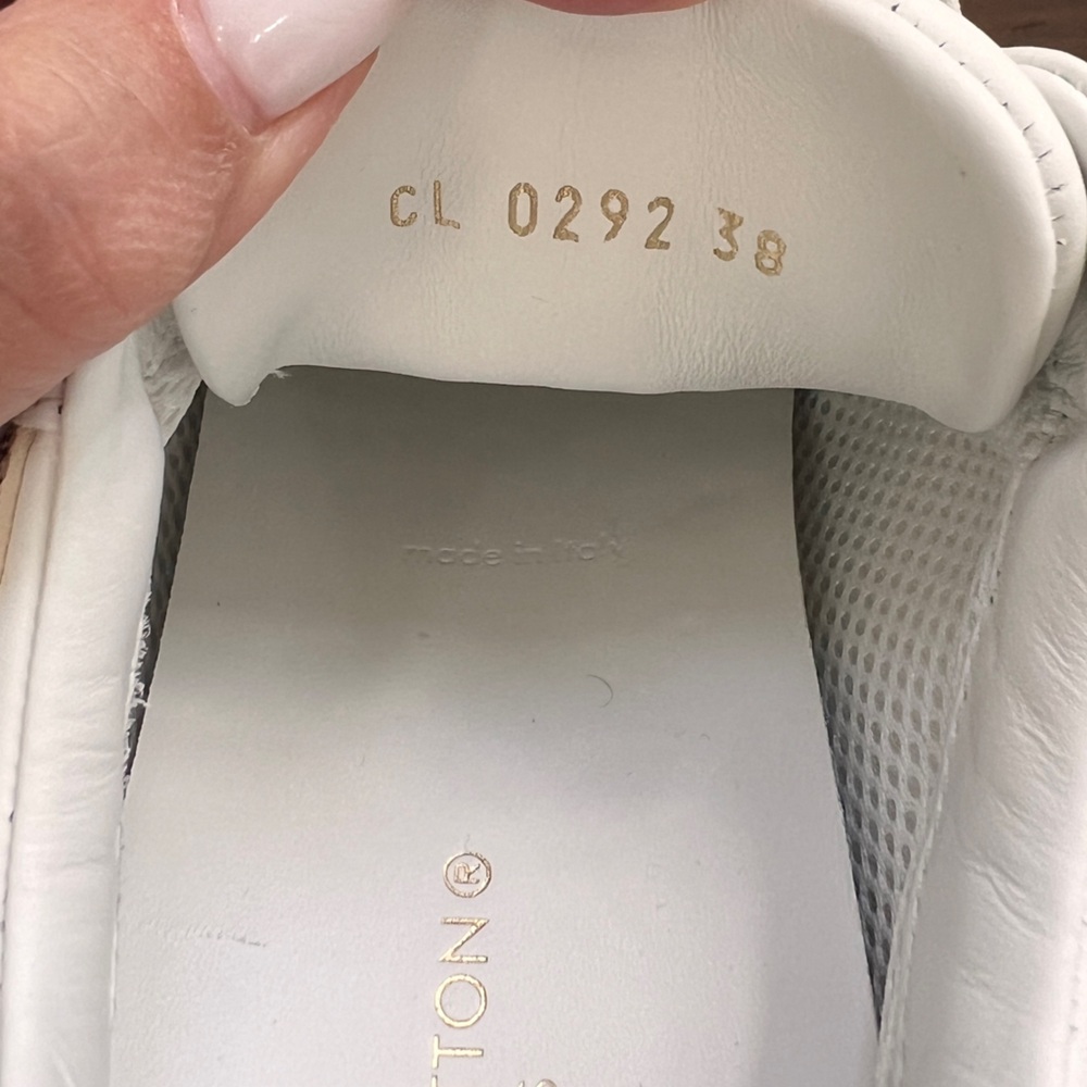 LOUIS VUITTON Calfskin Damier Azur Run Away Size 38 - Picture 9 of 12